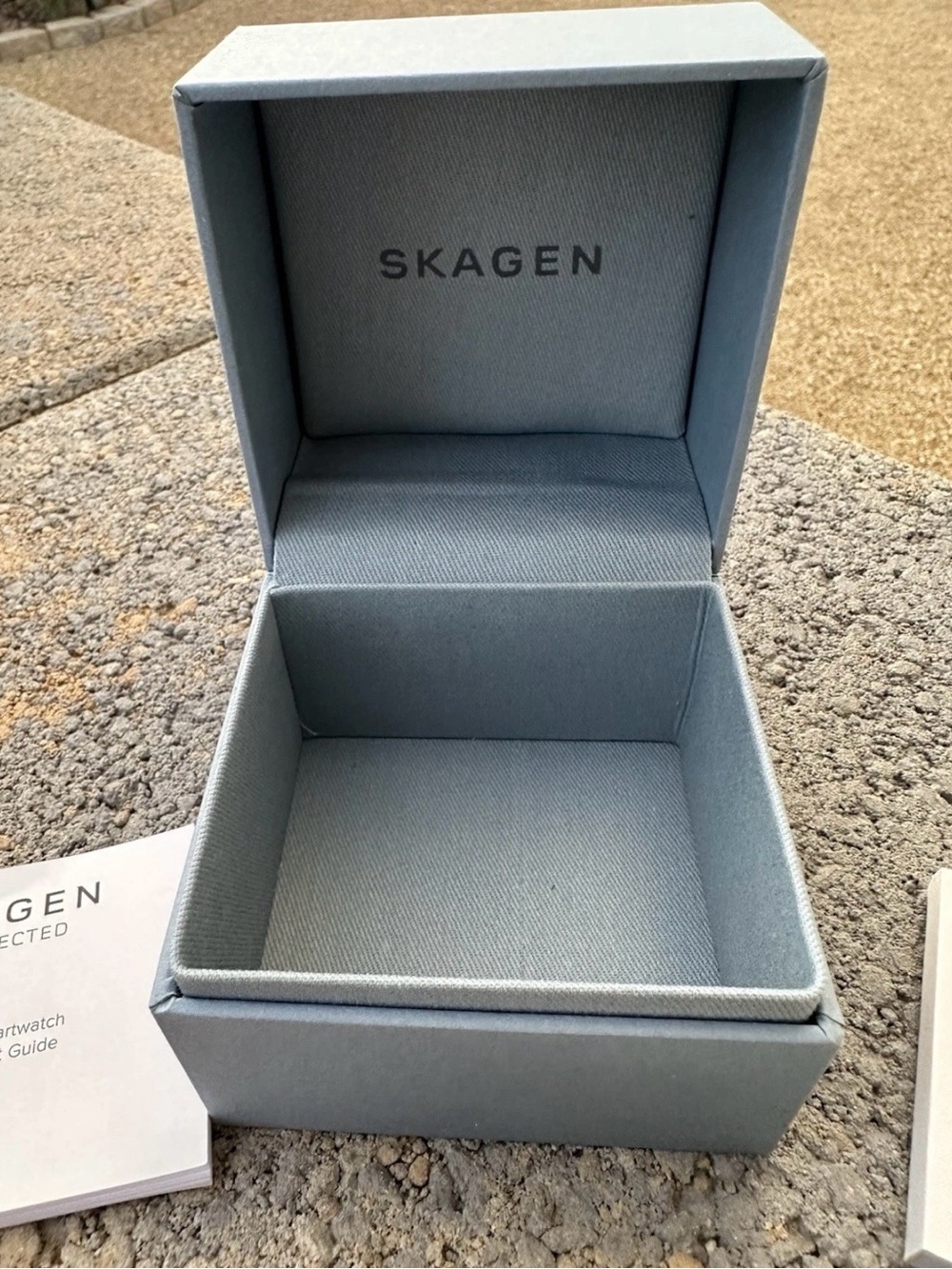 Authentic Skagen Empty Presentation Box with Pillow & Manual - Picture 2 of 11